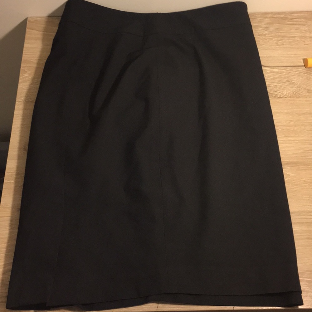 30% off bundles!! Ann Taylor Skirt